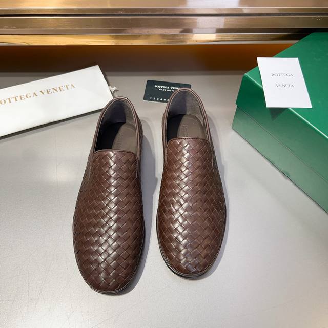 Bottega Veneta～ 码数：39–44。批： Bv官网同步新品高端系列手工编织牛津鞋，采用进口机车法国滚边工艺，手工编织，精致车工缝线。内里本染小牛皮